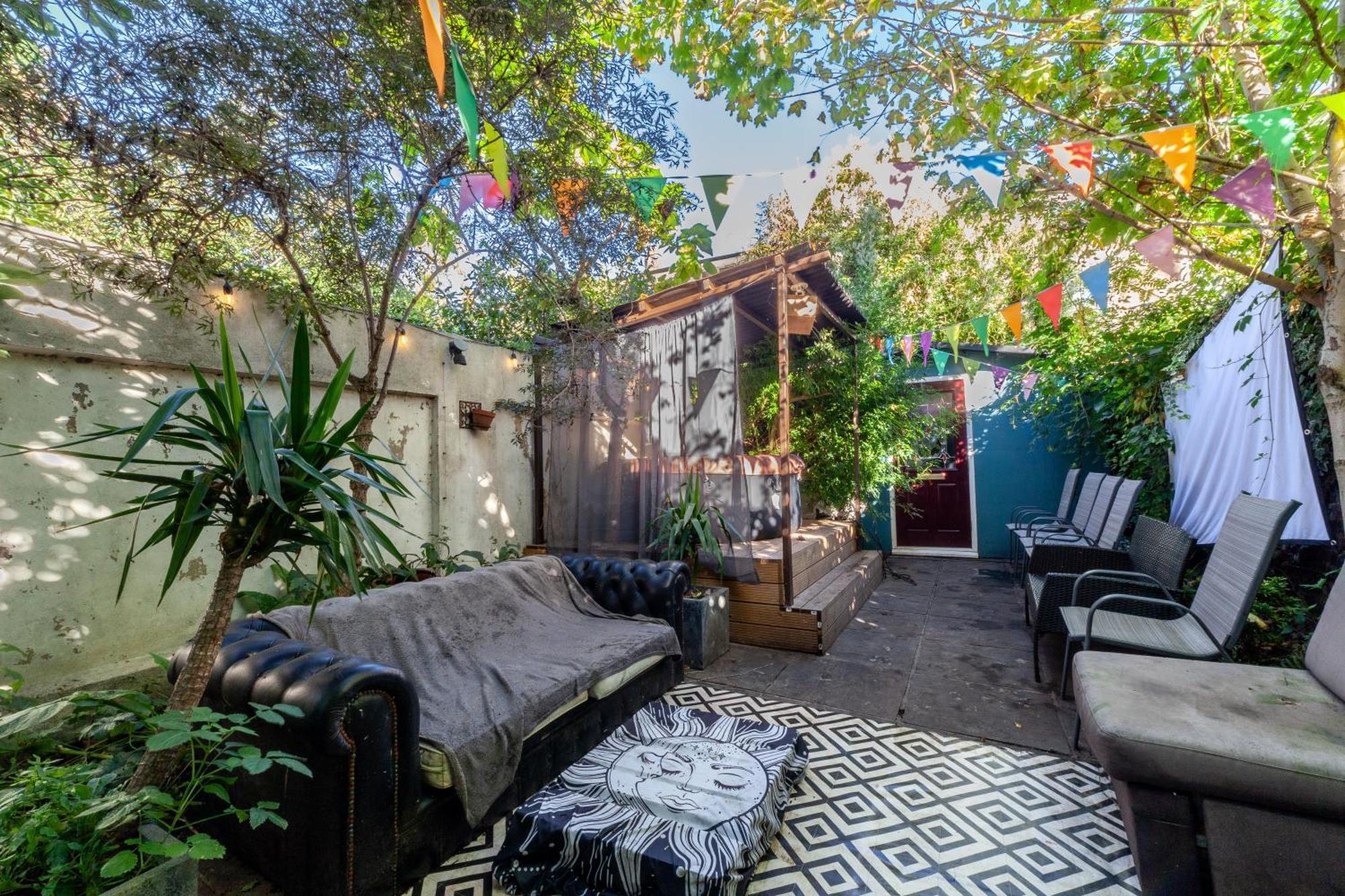 Double Room W/Projector & Garden Hot Tub لندن المظهر الخارجي الصورة