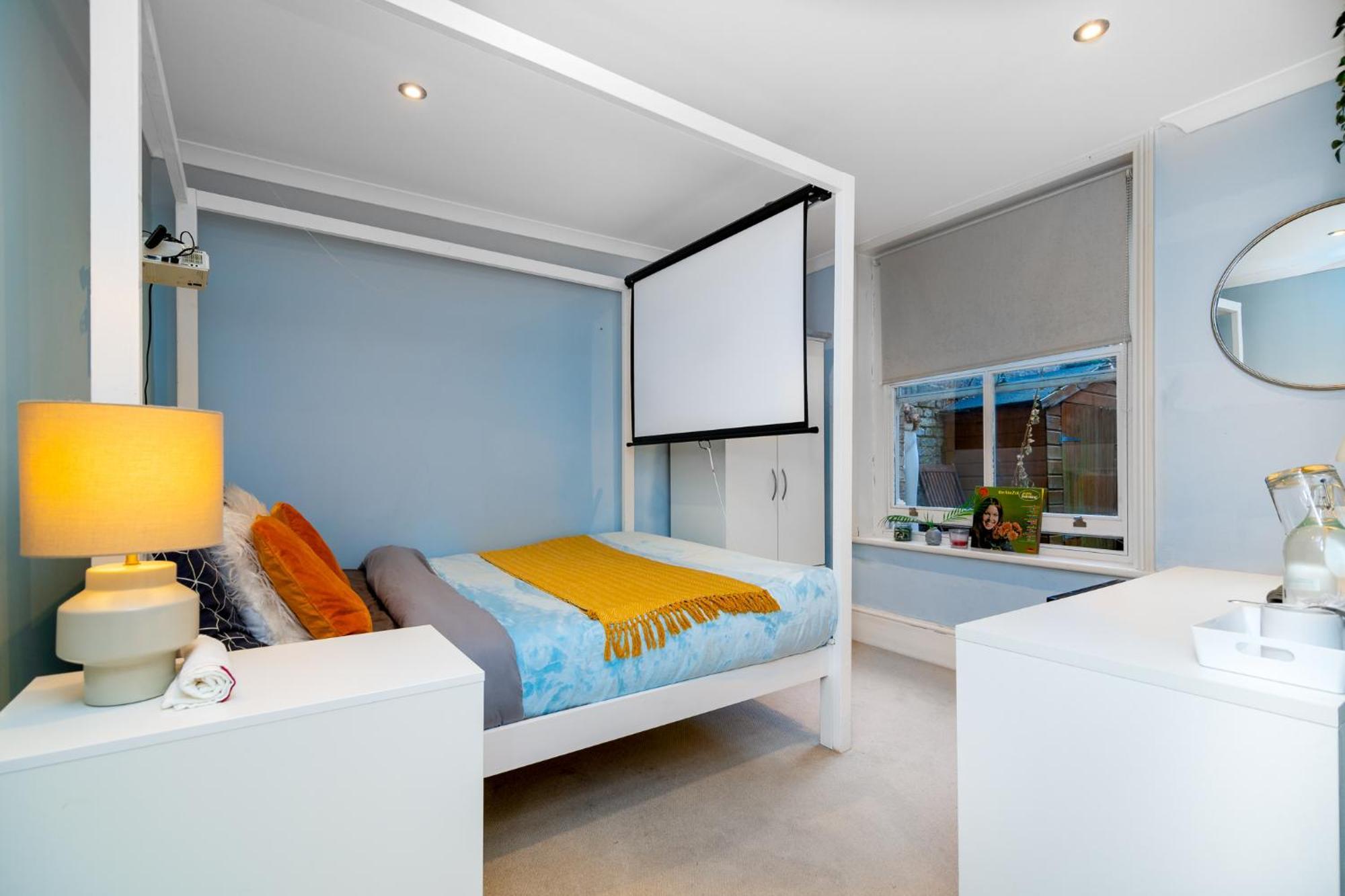 Double Room W/Projector & Garden Hot Tub لندن المظهر الخارجي الصورة
