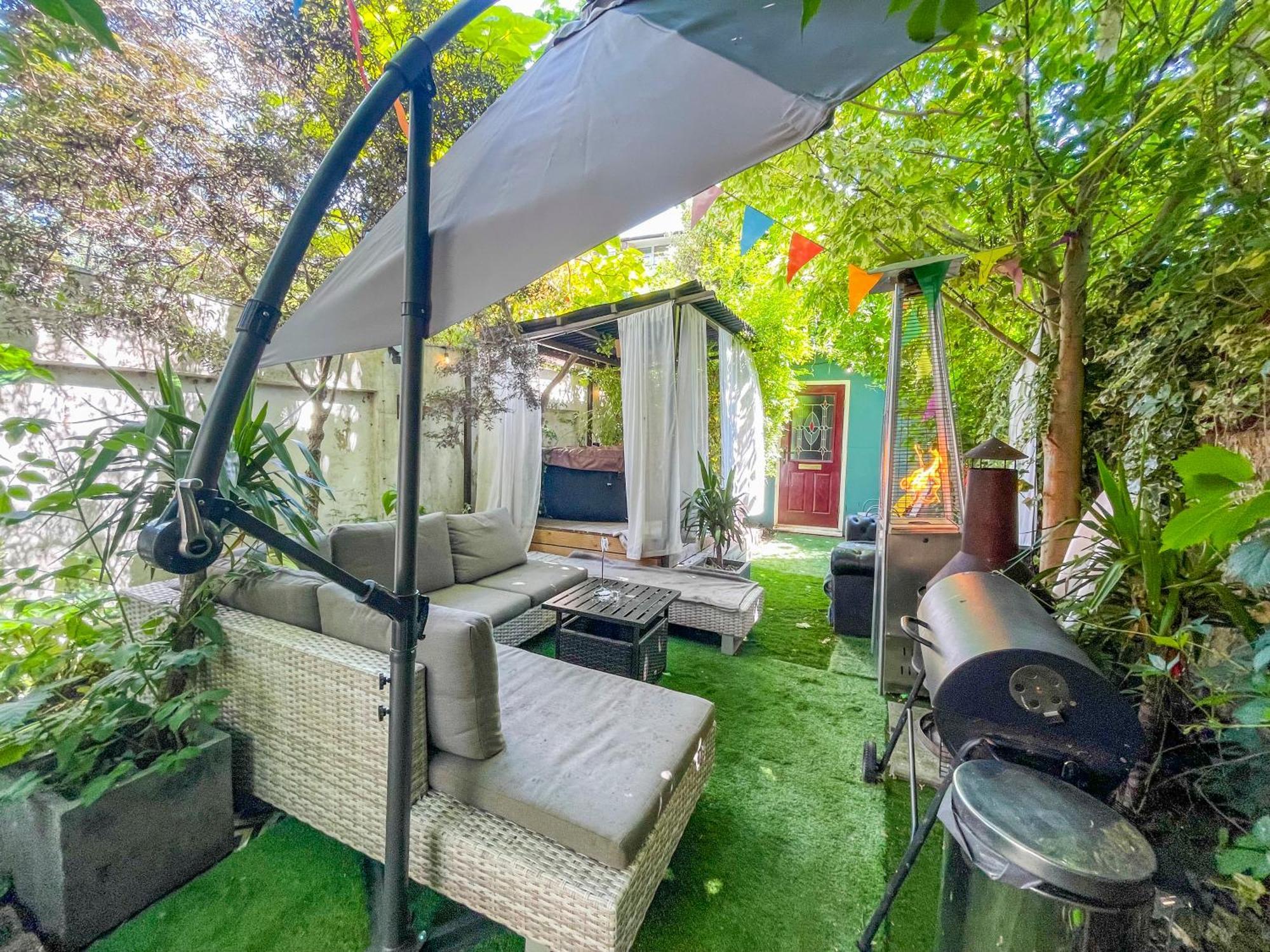 Double Room W/Projector & Garden Hot Tub لندن المظهر الخارجي الصورة